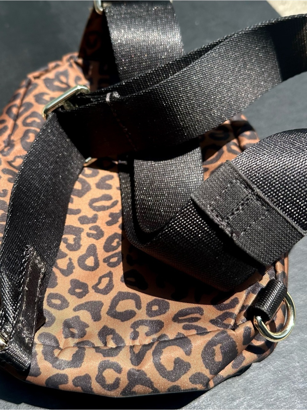 lululemon athletica Everywhere Small Sling Bag 2L Leopard Print Gold Hardware - Picture 8 of 14